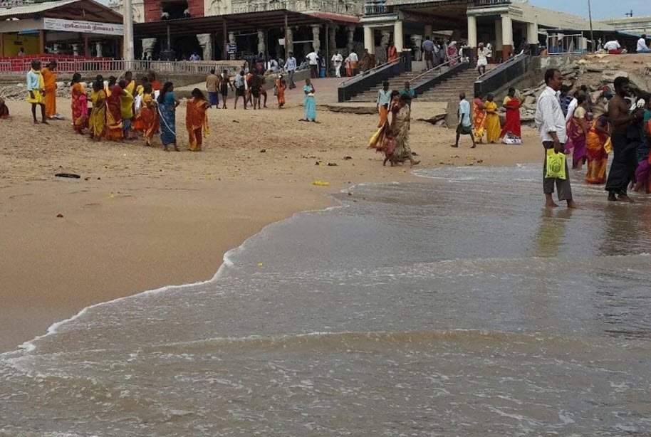 Tiruchendur Beach, Thoothukudi (Tuticorin), Tamil Nadu - Vushii.com